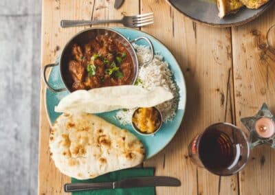 The Kings Arms curry and naan bread.